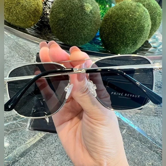 Prive Revaux NIB Full Set Unisex Polarized Sunglasses Aviator Silver Floridian - Picture 4 of 8